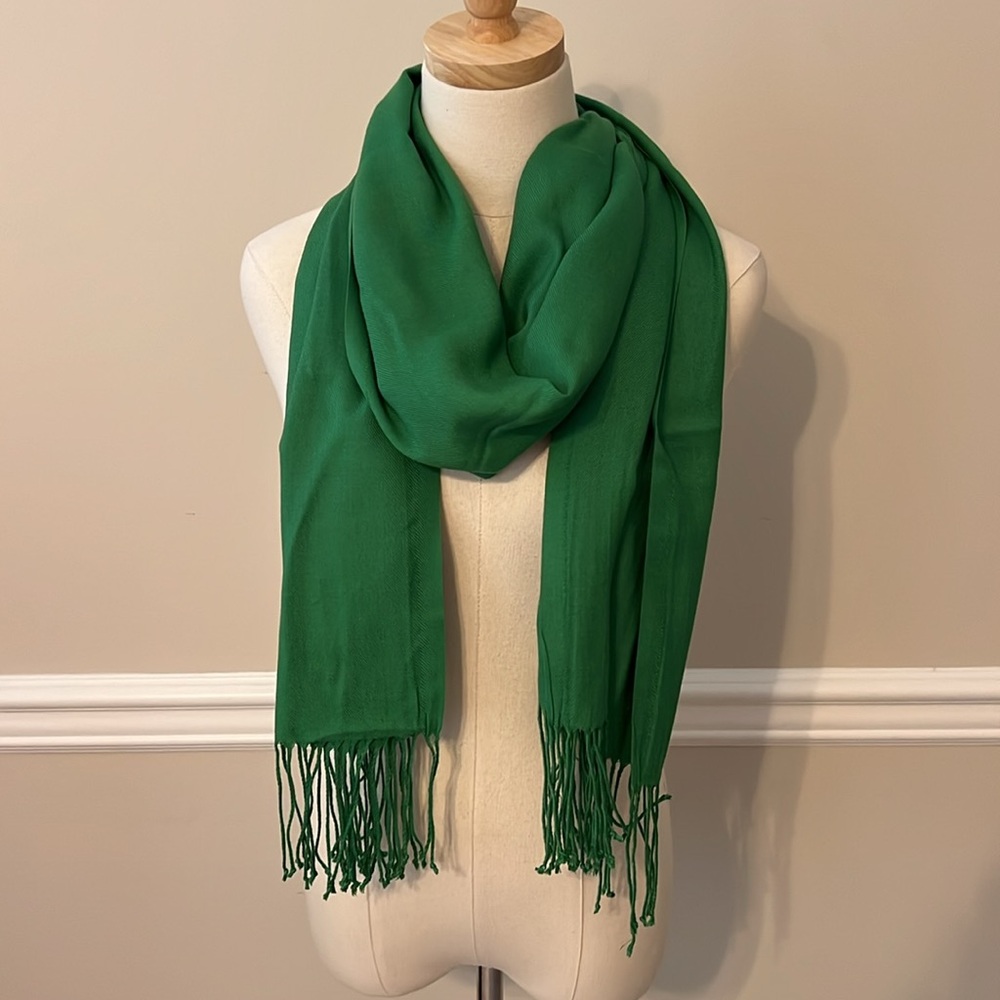 Green pashmina scarf